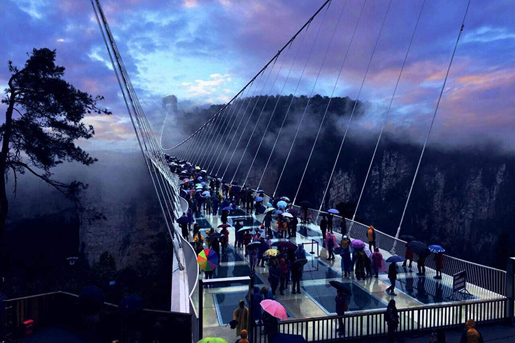 長(zhǎng)沙出發(fā)到張家界玻璃橋、天門山、玻璃棧道、鳳凰古城3日游